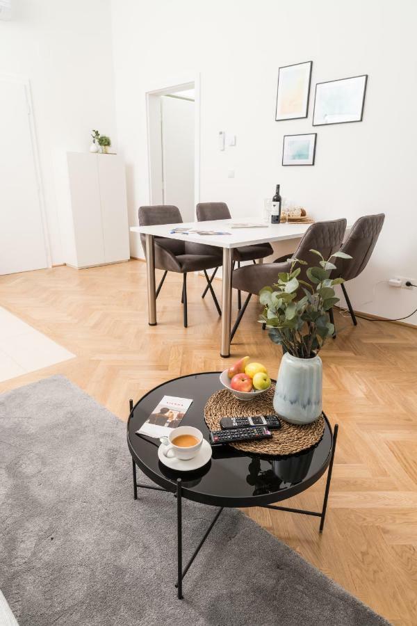 Stadlau Live Apartments Vienna Exterior photo