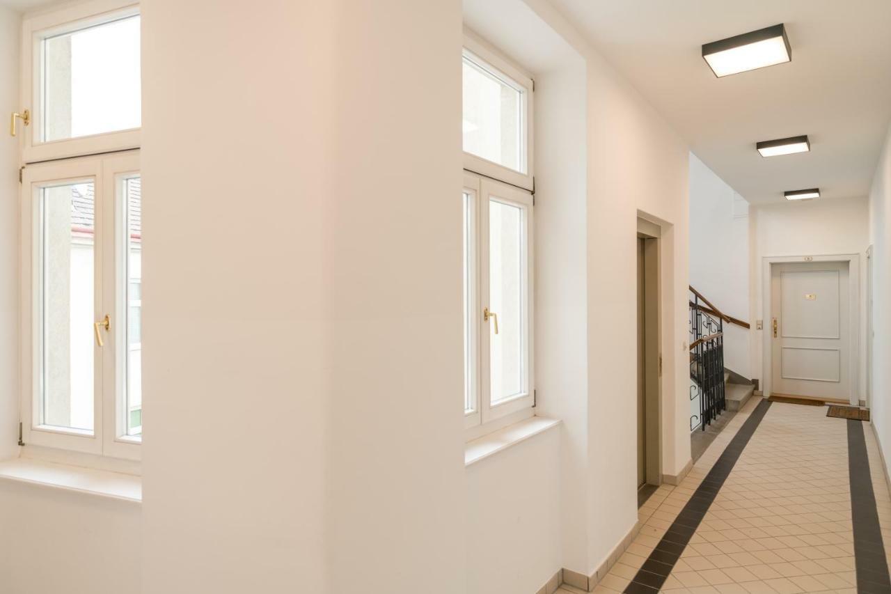 Stadlau Live Apartments Vienna Exterior photo
